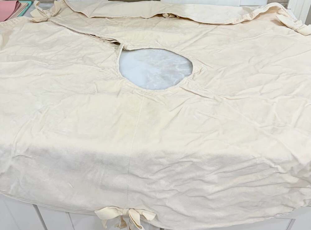 Velvet Bow Christmas Tree Skirt Cream